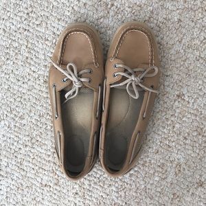 Sperry topsides